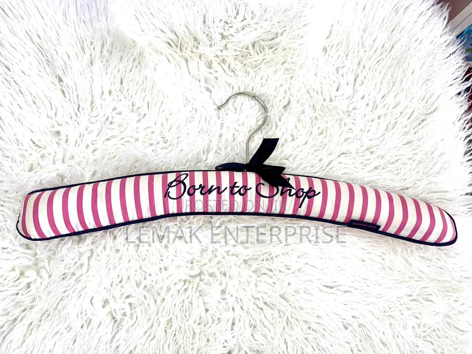 Quality Luxury Clothes Hanger With Designs