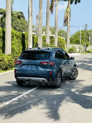Ford Escape Platinum 2023 Blue
