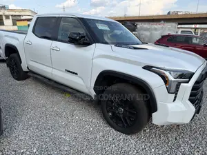 Toyota Tundra Hybrid 2024 White