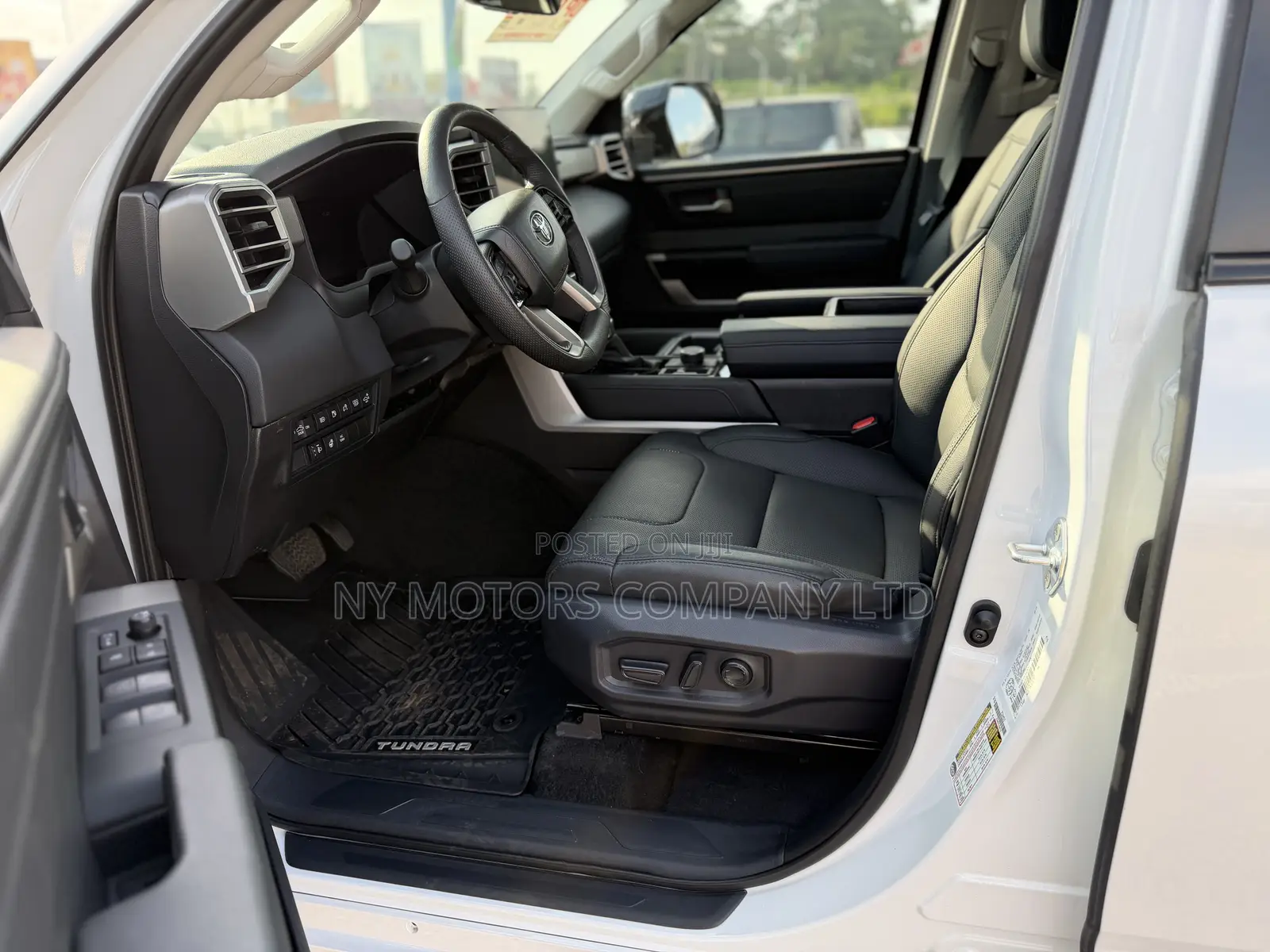 Toyota Tundra Hybrid 2024 White