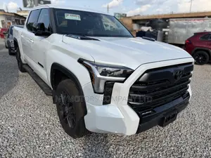 Toyota Tundra Hybrid 2024 White