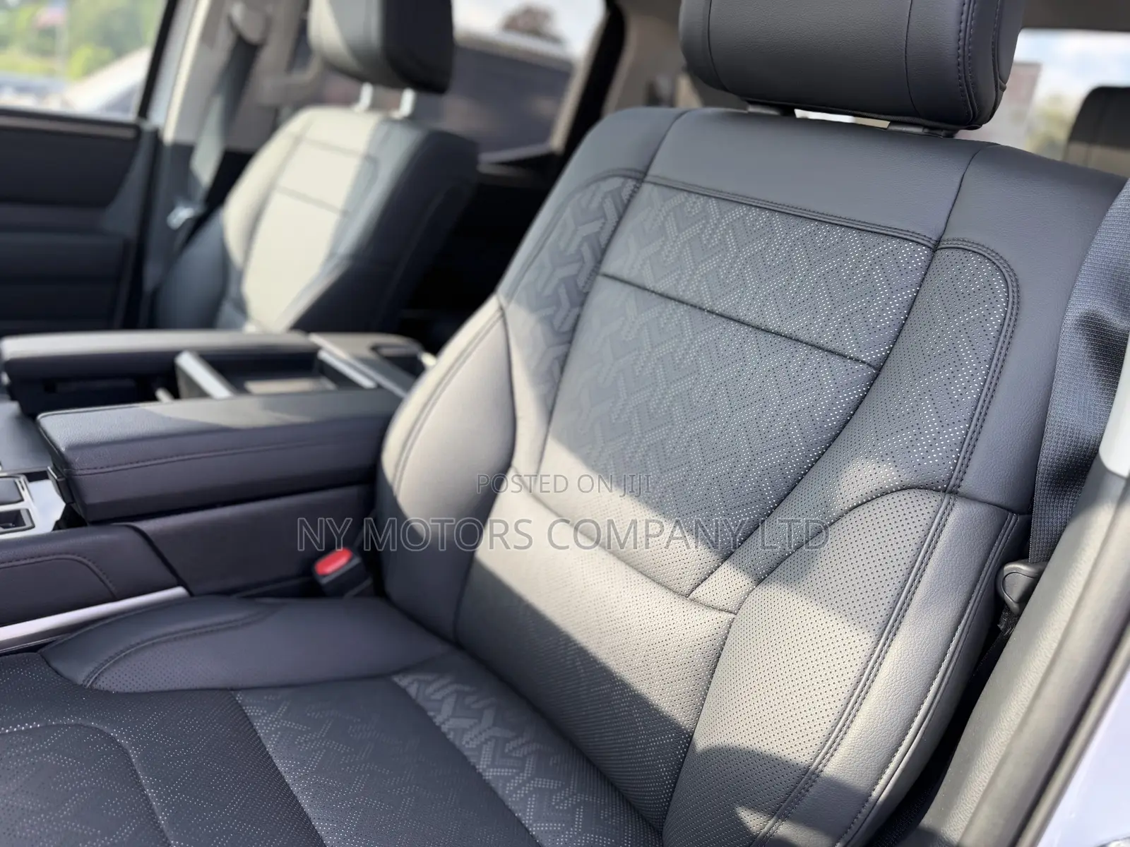 Toyota Tundra Hybrid 2024 White