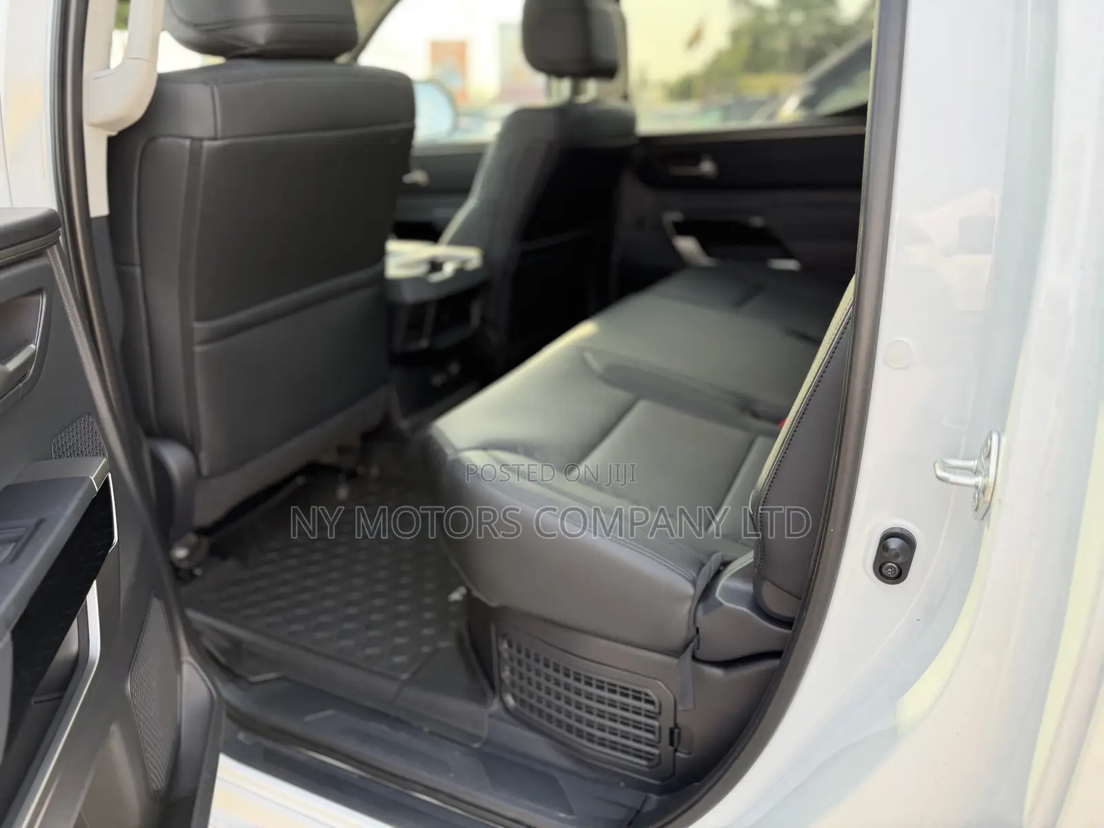 Toyota Tundra Hybrid 2024 White