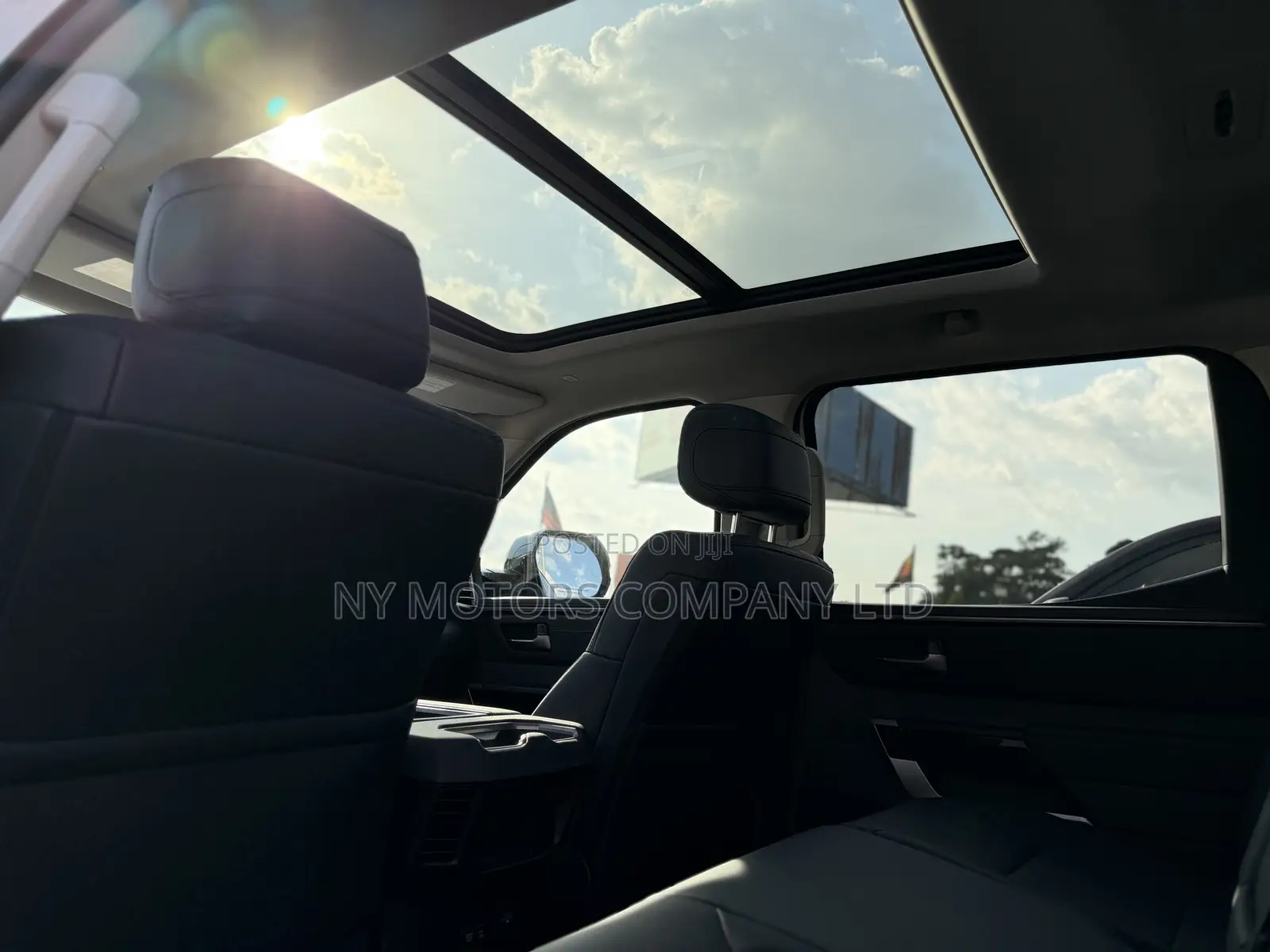 Toyota Tundra Hybrid 2024 White