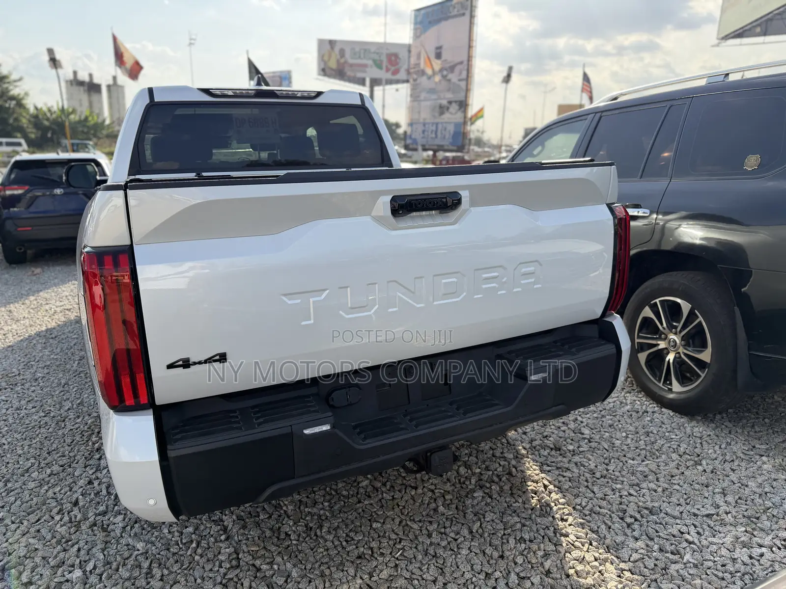 Toyota Tundra Hybrid 2024 White