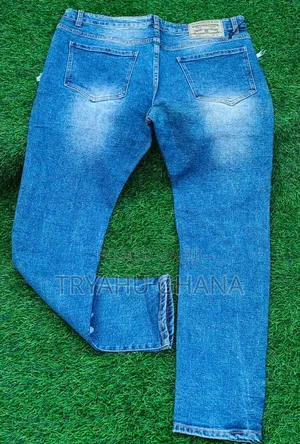 Step Into Comfort – Men’S Denim Jeans In Dworwulu