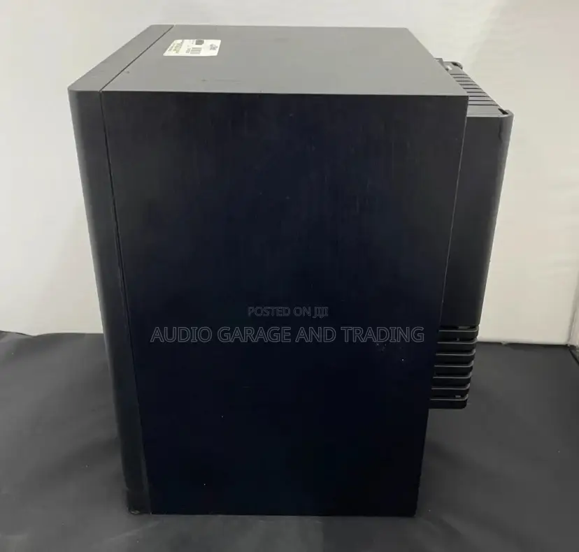 Behringer Truth B2030a