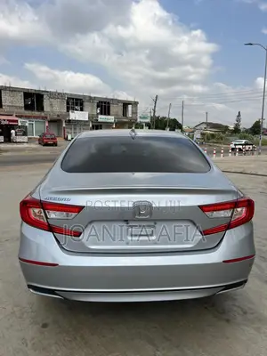 Honda Accord LX 2018 Silver