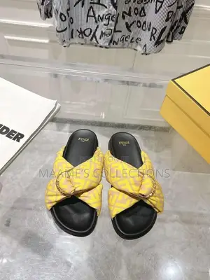 Fendi Feel Knot Leather Slide Sandals / Slippers