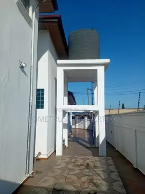 7bdrm Mansion in Hometrust Properties, Kwabenya for sale