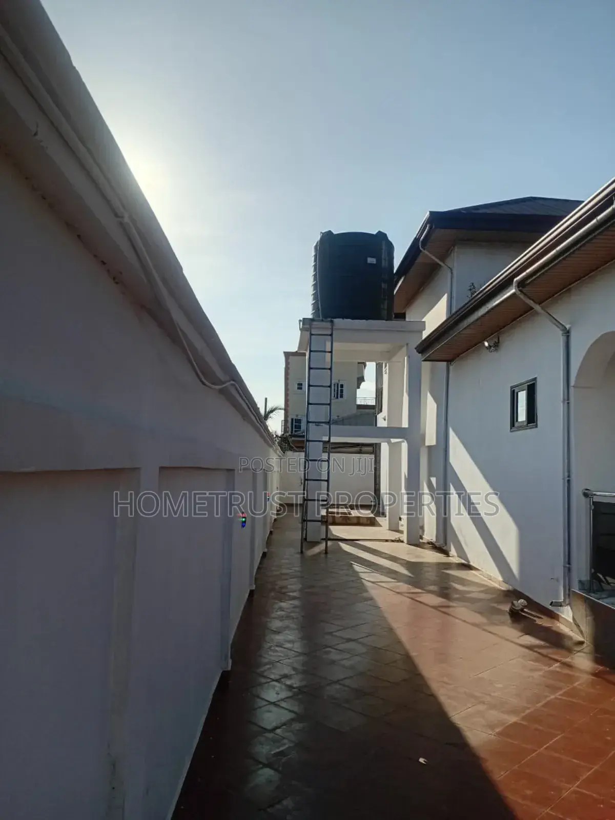 7bdrm Mansion in Hometrust Properties, Kwabenya for sale