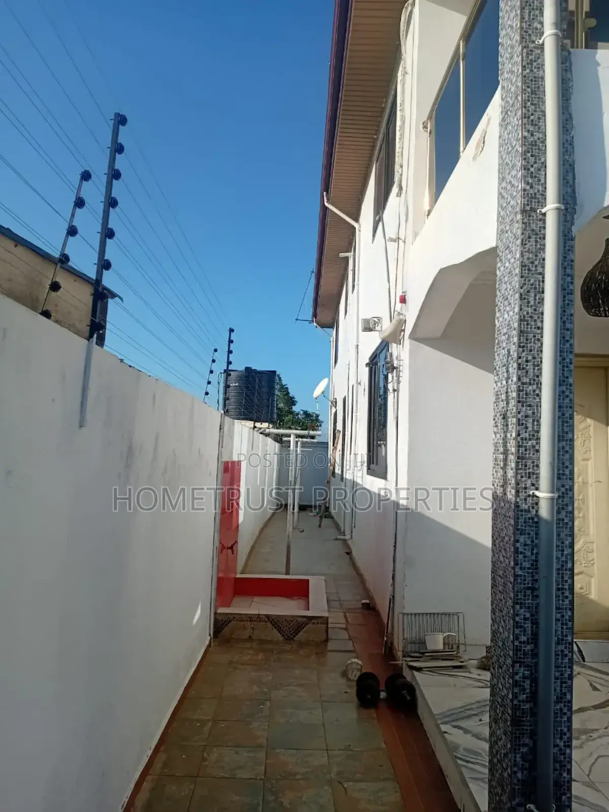 7bdrm Mansion in Hometrust Properties, Kwabenya for sale