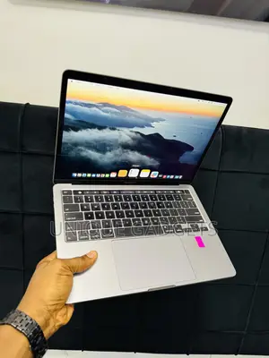 Laptop Apple MacBook Pro 2020 16GB Intel Core I7 SSD 512GB