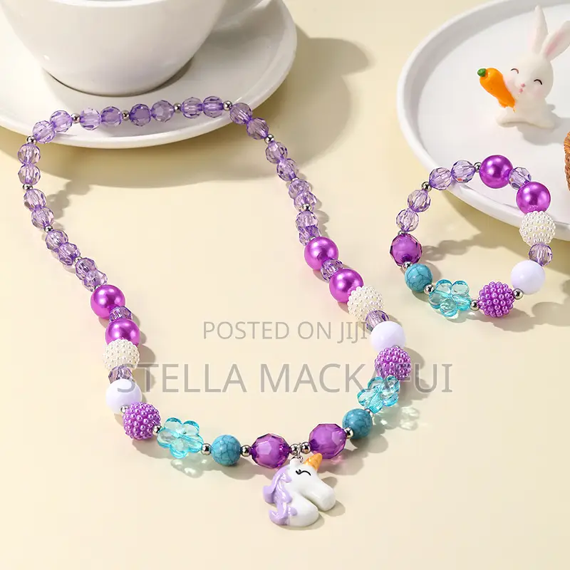 Pretty Necklace With Bracelet