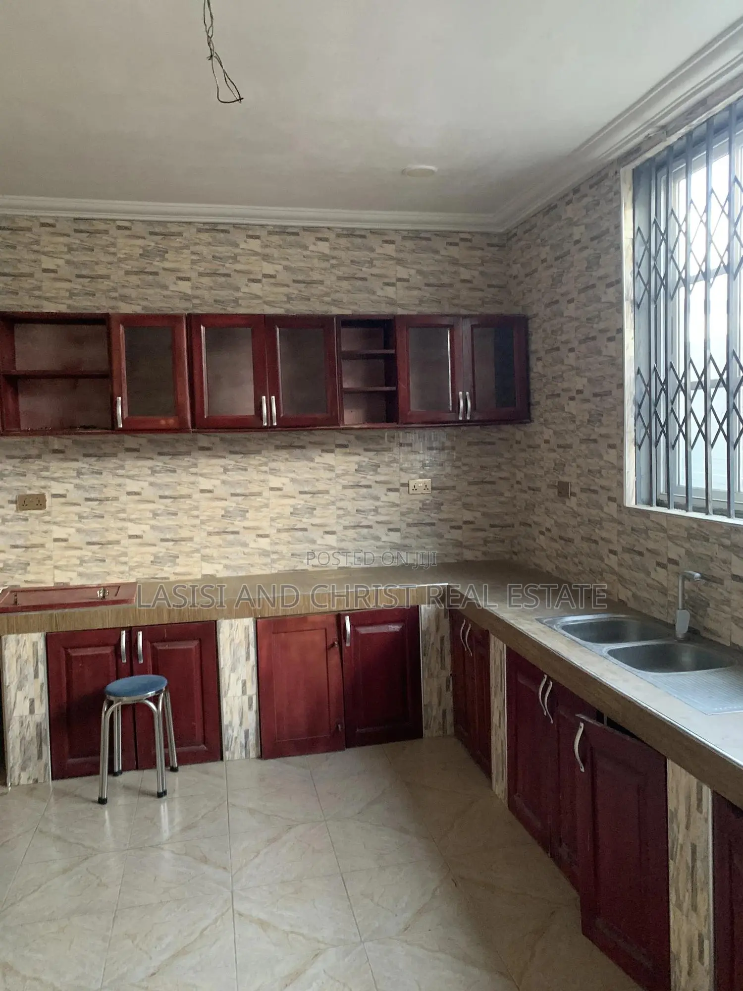 2bdrm Apartment in Lasisi And Christ, Amasaman for rent
