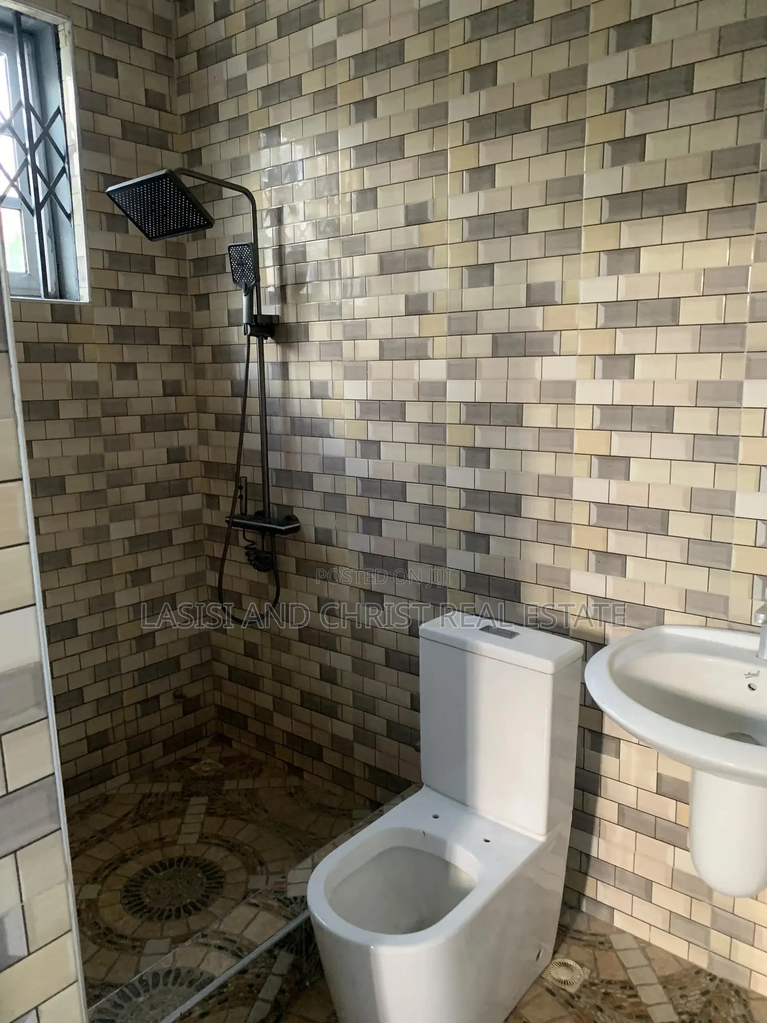 2bdrm Apartment in Lasisi And Christ, Amasaman for rent
