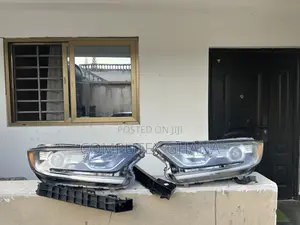 Honda CRV 2017 2018 2019 Headlights Pair