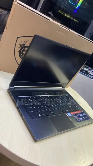 Laptop MSI GS65 Stealth Thin 8RE 16GB Intel Core I7 SSD 512GB