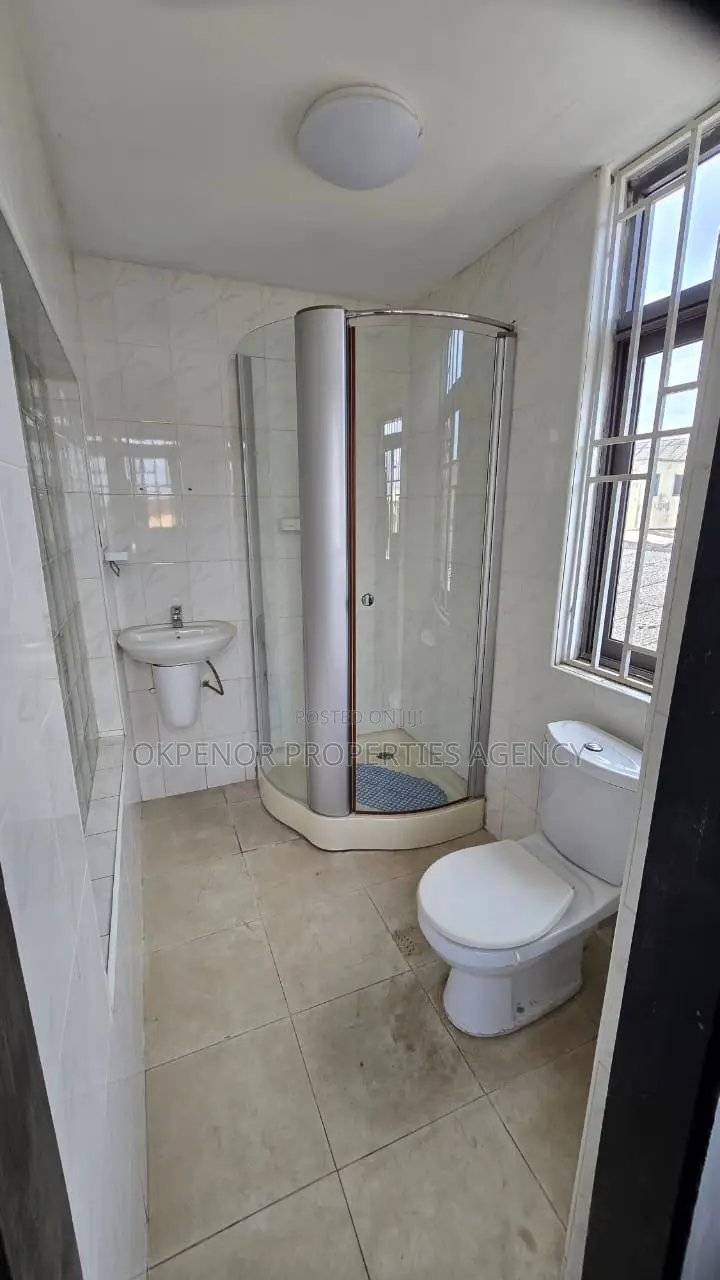 2bdrm House in Osu, Oxford Street for rent