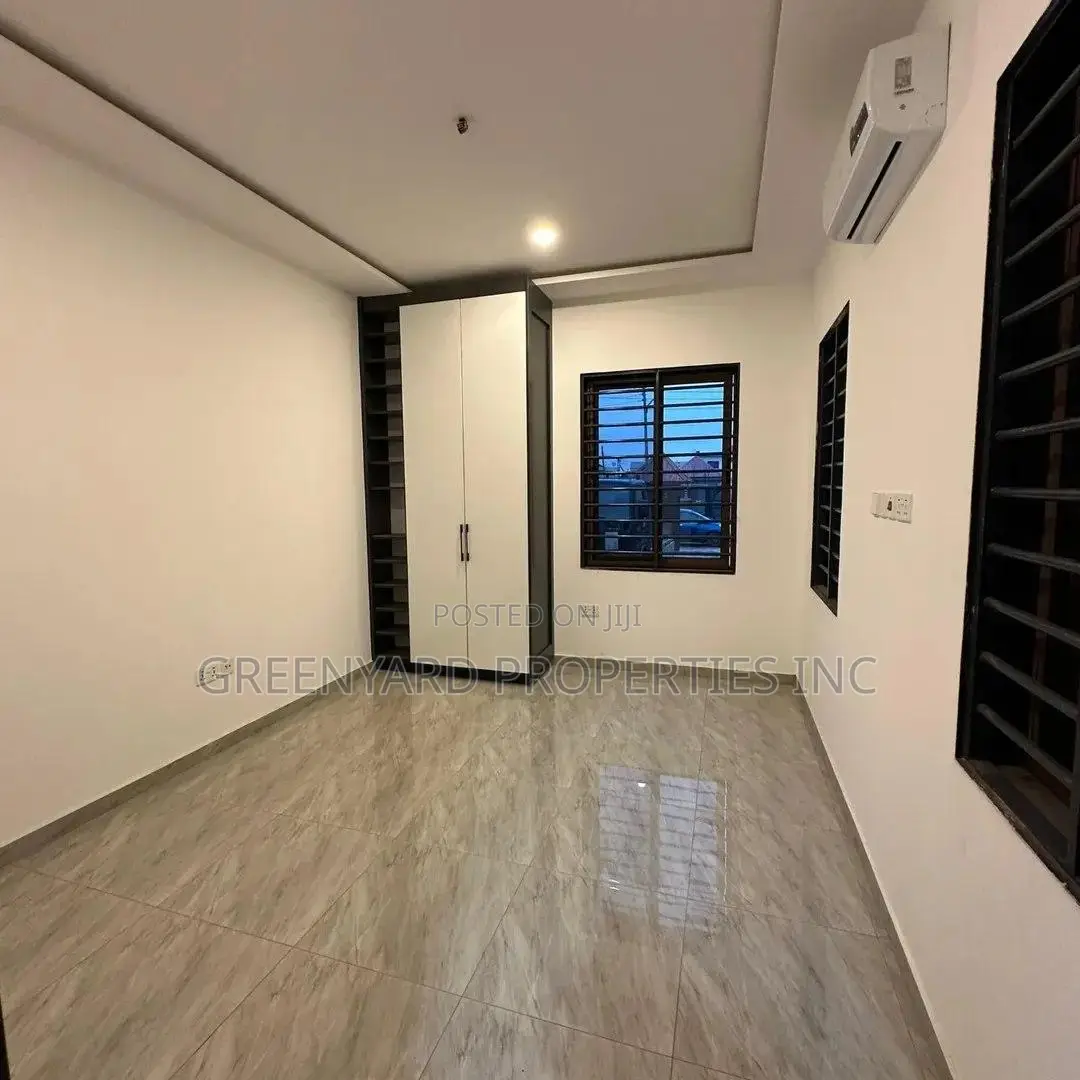 3bdrm House in C8, Lake Side Estate for sale