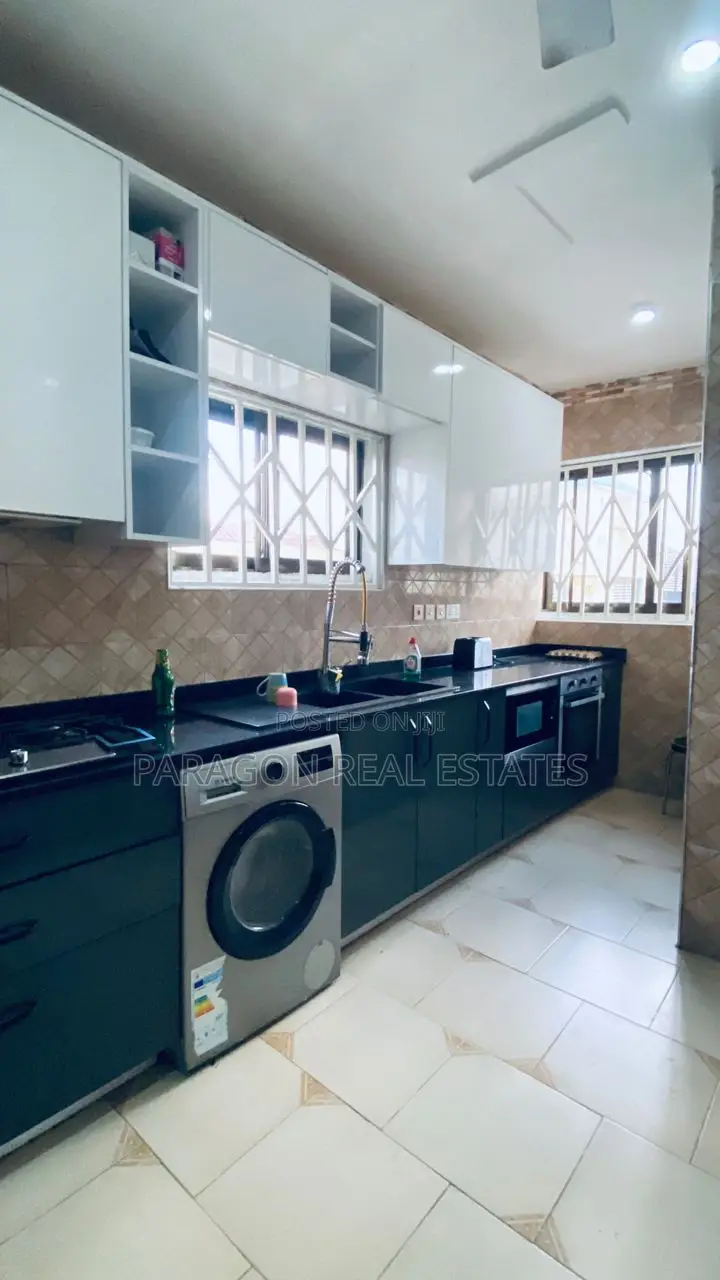 3bdrm House in West Hills Mall Area for rent