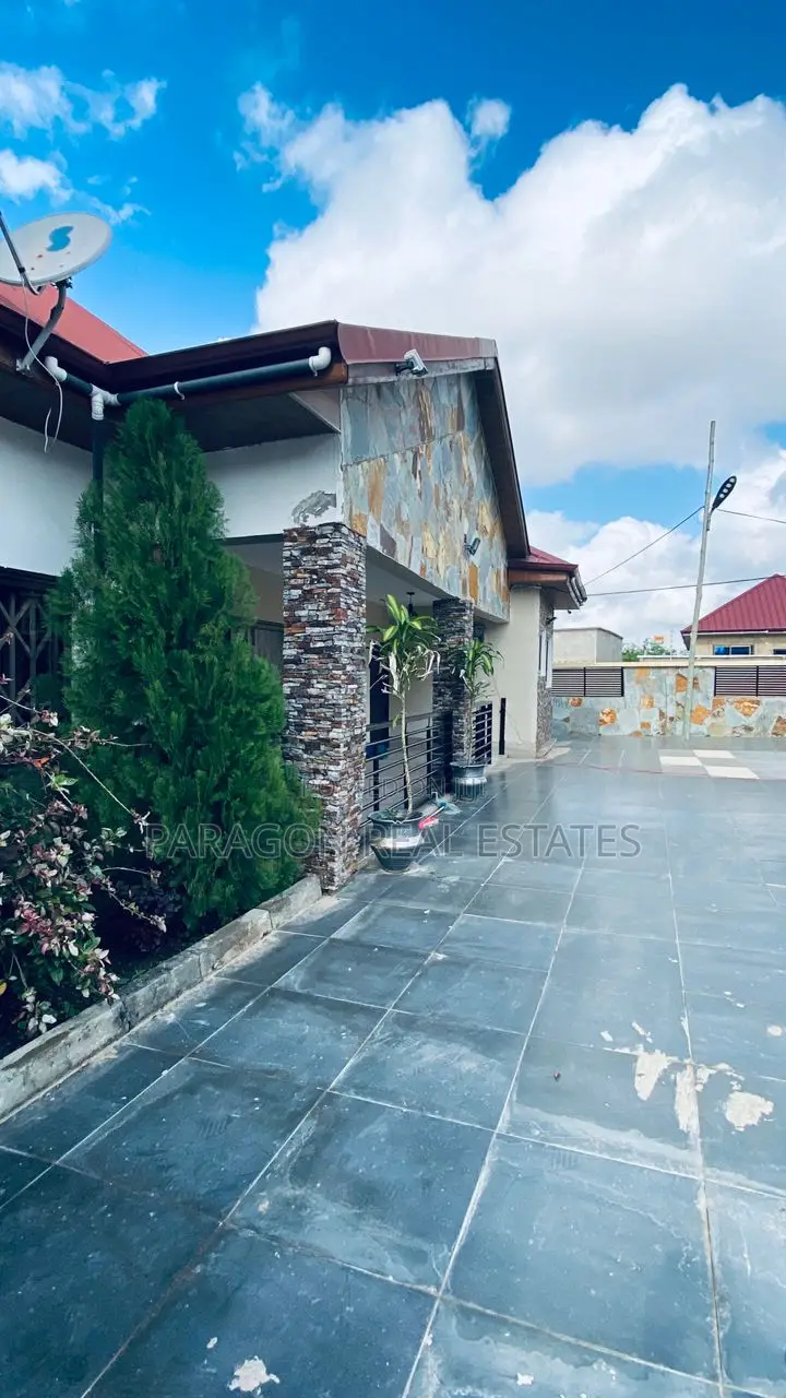 3bdrm House in West Hills Mall Area for rent