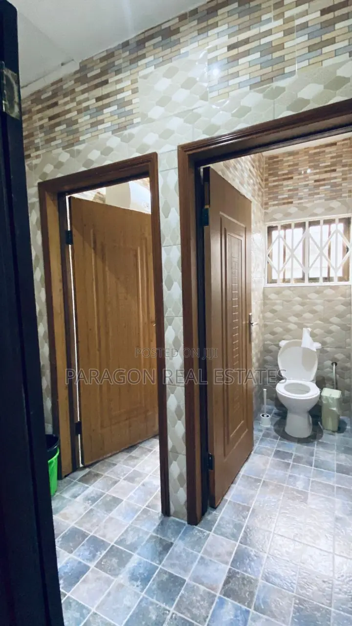 3bdrm House in West Hills Mall Area for rent
