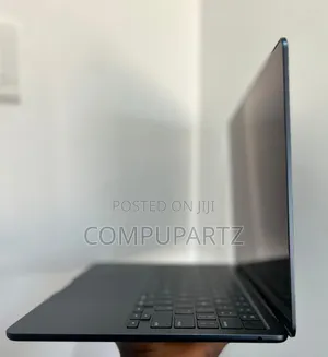 Laptop Apple MacBook Air 2022 M2 16GB Apple M2 SSD 256GB