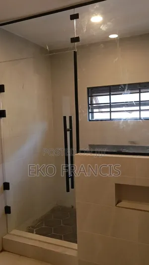 Shower Screen / Bathroom Glass Partition
