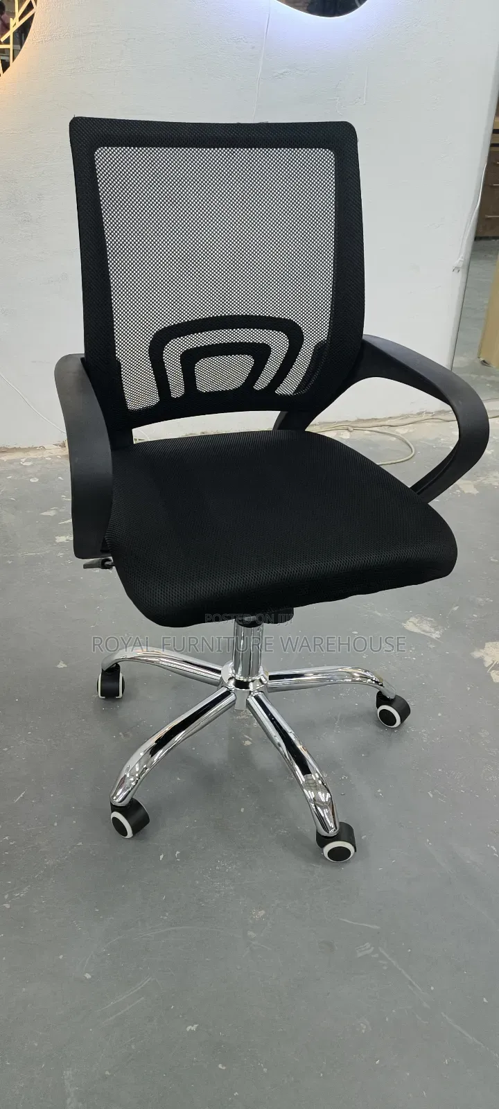 Simple Black Swivel Office Chair