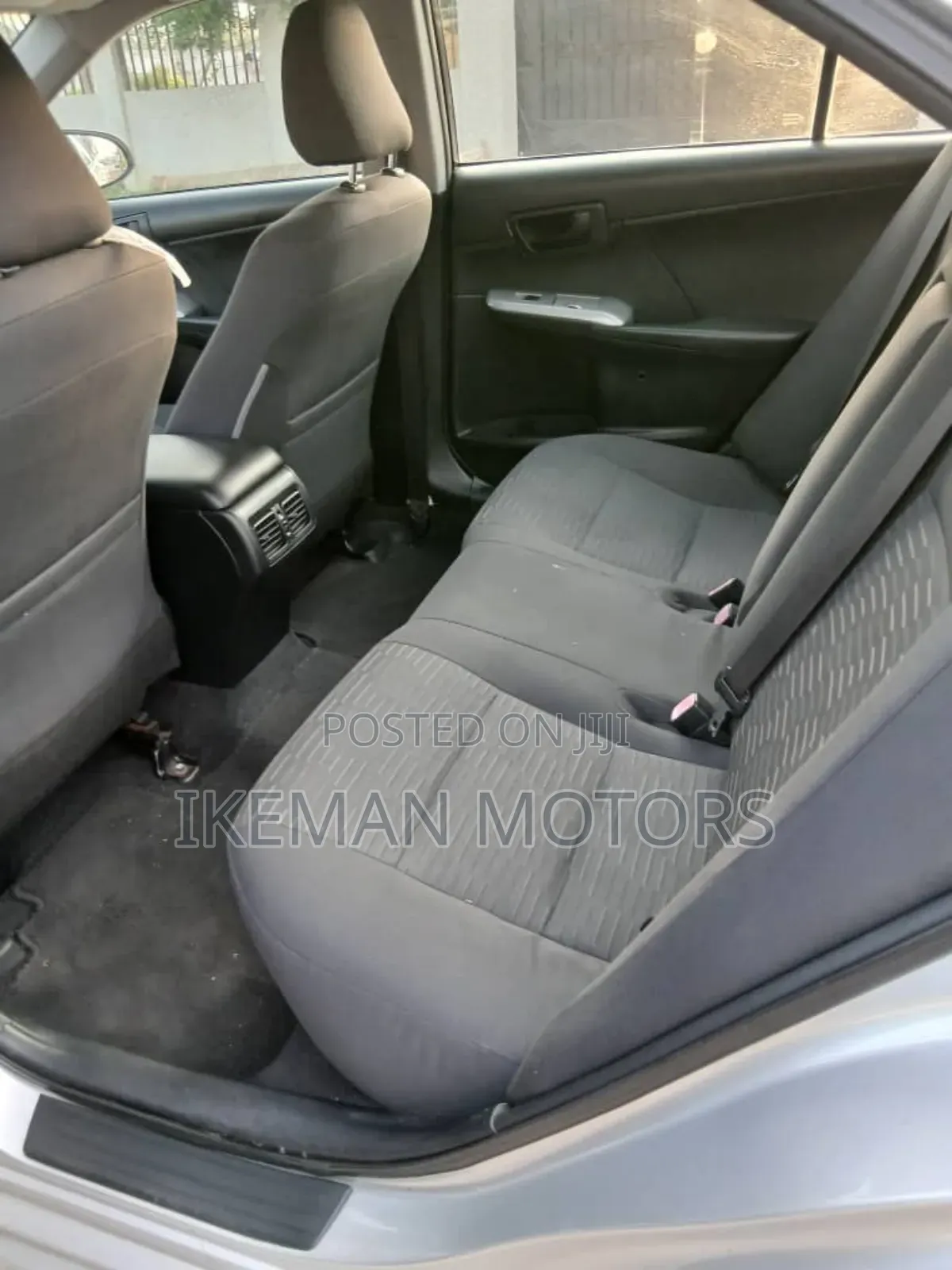 Toyota Camry LE 4dr Sedan (2.5L 4cyl 6A) 2017 Silver