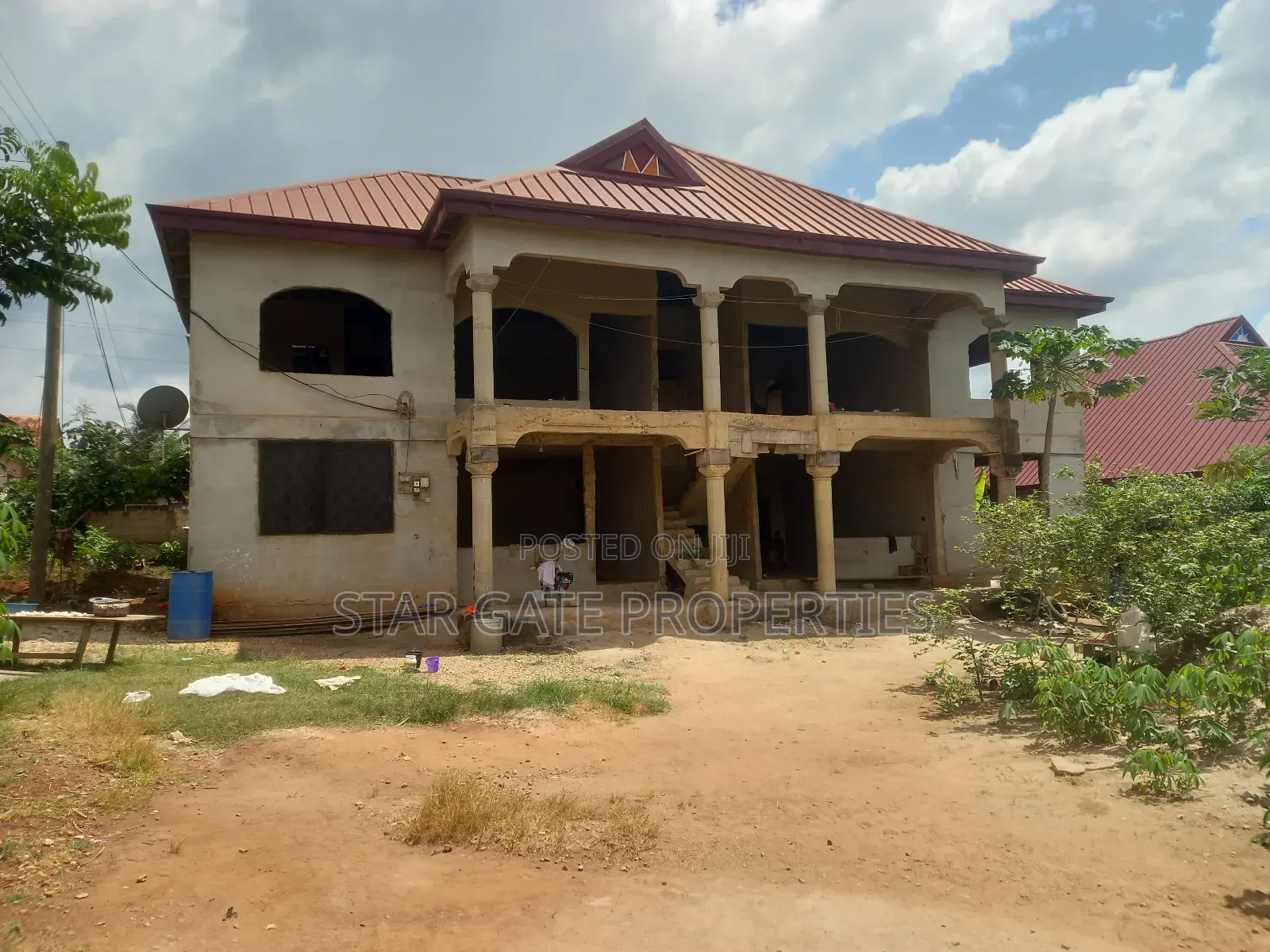 12bdrm Apartment in Konkorli/ Trede., Kumasi Metropolitan for sale