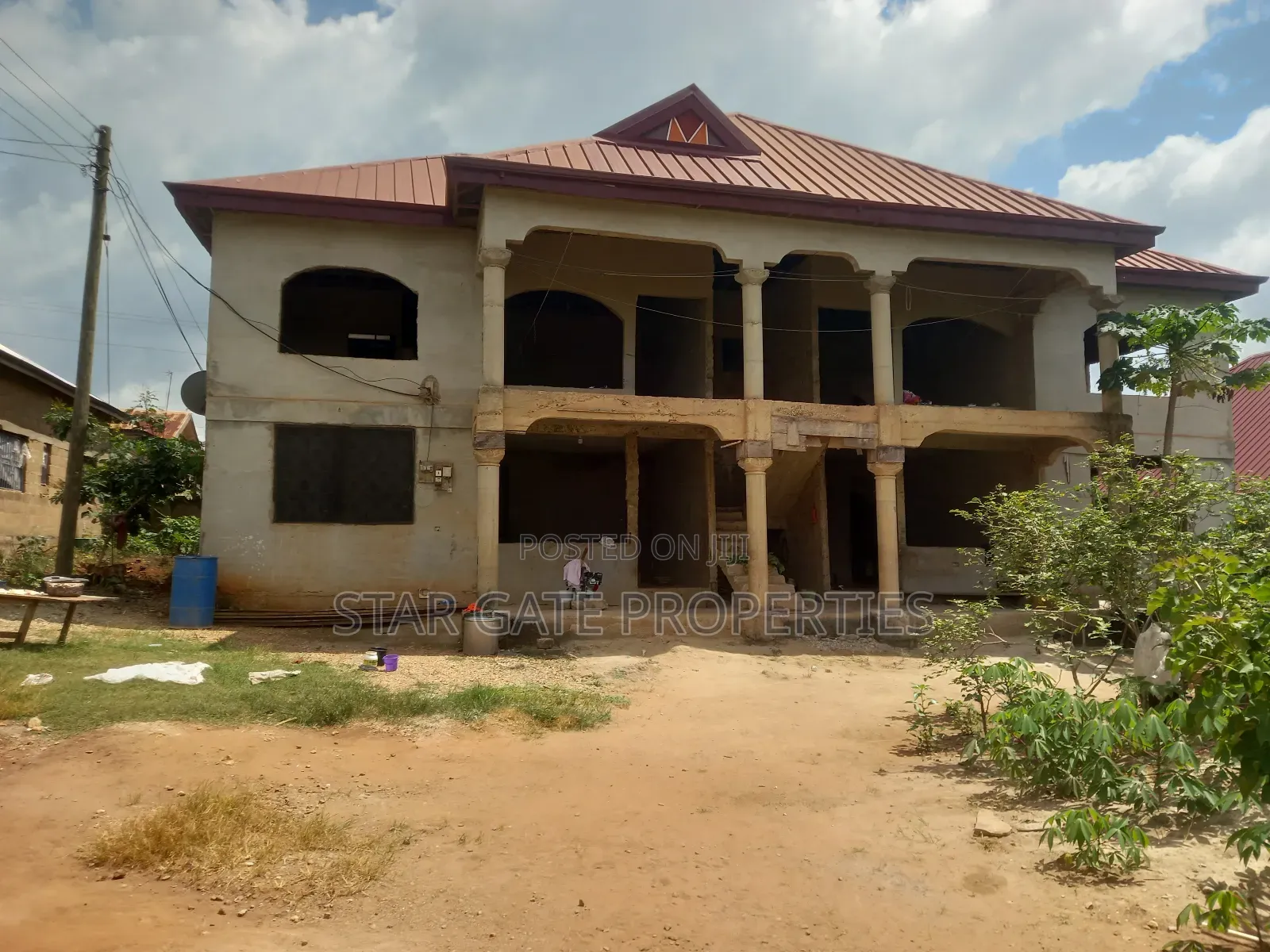 12bdrm Apartment in Konkorli/ Trede., Kumasi Metropolitan for sale