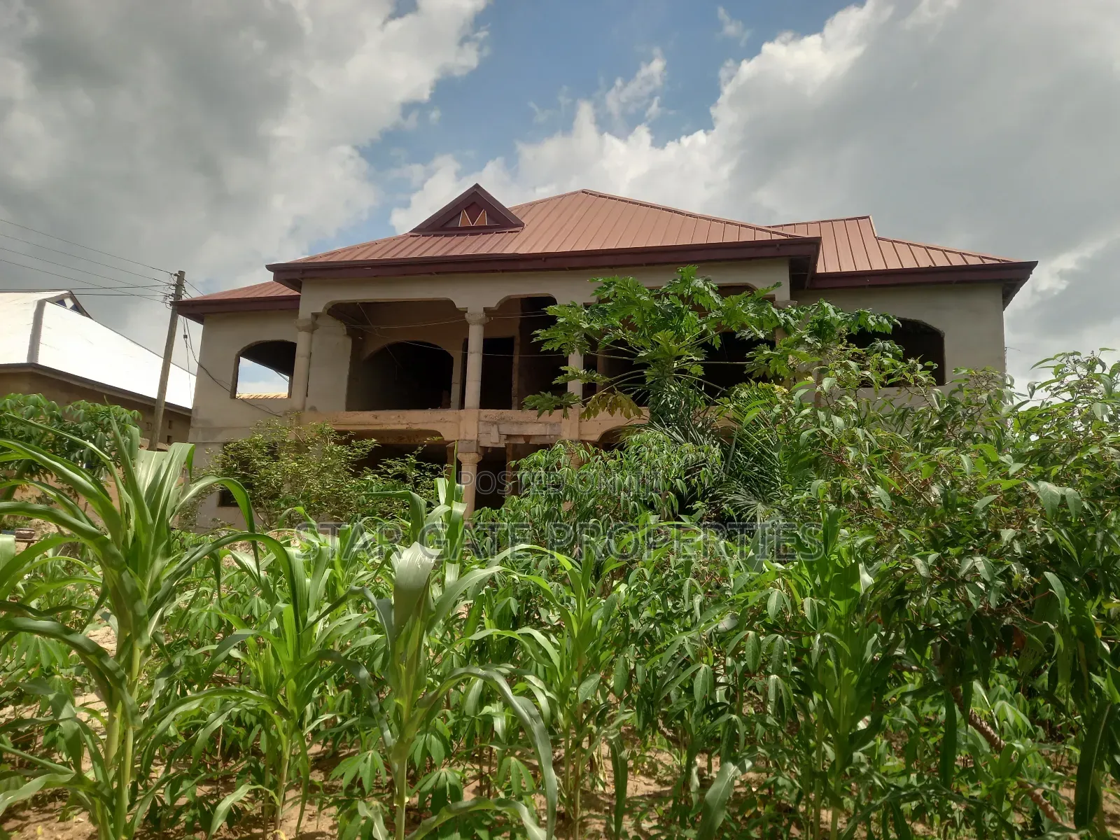 12bdrm Apartment in Konkorli/ Trede., Kumasi Metropolitan for sale