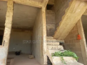 12bdrm Apartment in Konkorli/ Trede., Kumasi Metropolitan for sale
