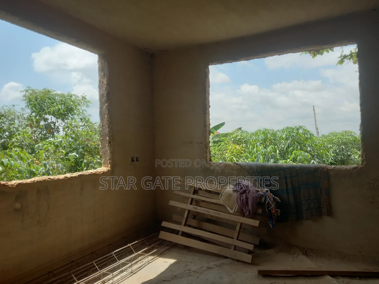 12bdrm Apartment in Konkorli/ Trede., Kumasi Metropolitan for sale