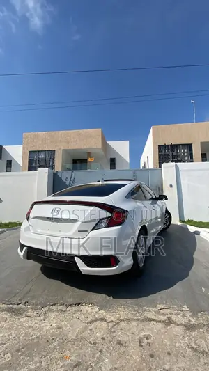 Honda Civic Touring 2dr Coupe (1.5L 4cyl) 2017 White
