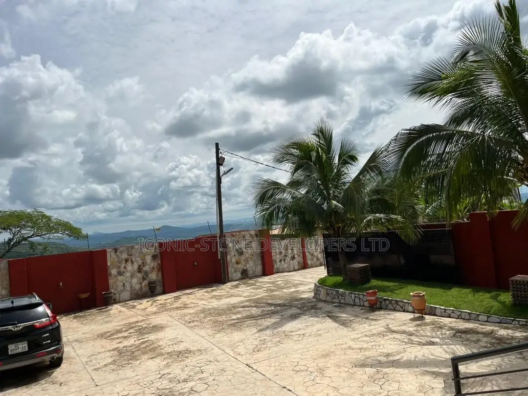 4bdrm House in Akropong, Akuapim North for sale