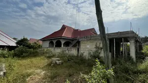 5bdrm House in Cullands, Obuasi Municipal for sale