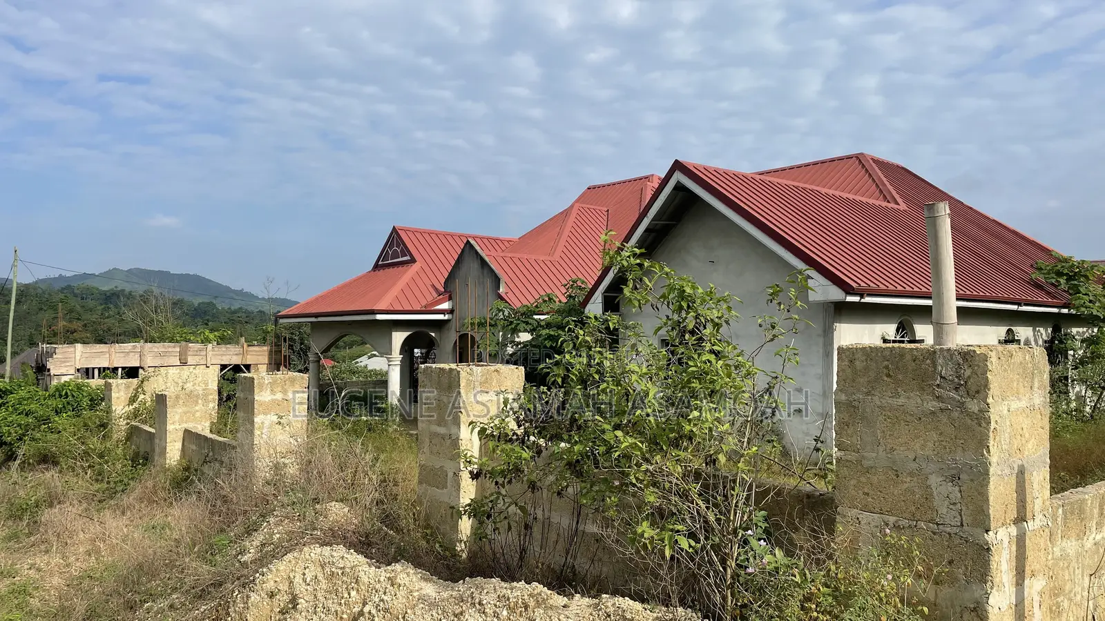 5bdrm House in Cullands, Obuasi Municipal for sale