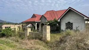 5bdrm House in Cullands, Obuasi Municipal for sale