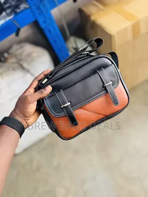 Top Quality Pure Leather Unisex Side Bag With Shoulder Strap.