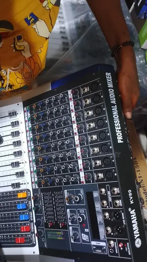 Kv 8 Yamaha Powered Mixer Board
