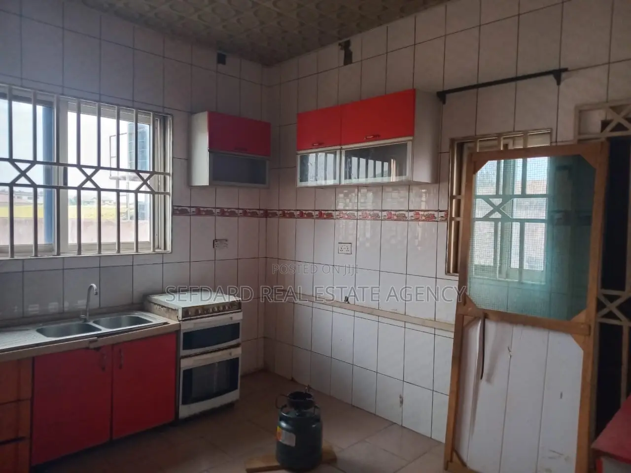 5bdrm House in Kwabenya for sale