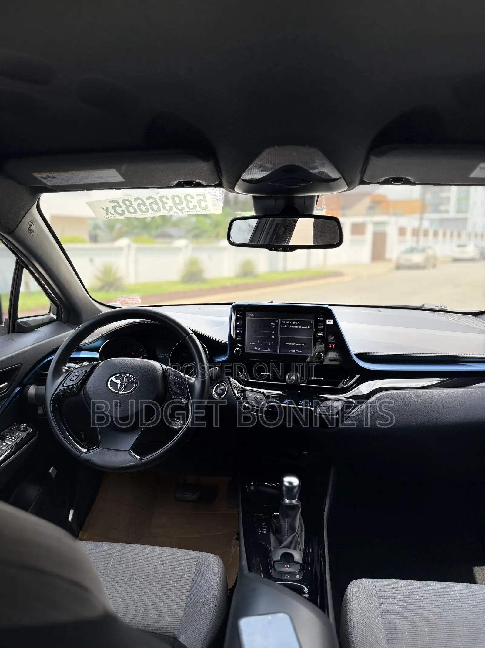 Toyota C-HR XLE FWD 2019 White