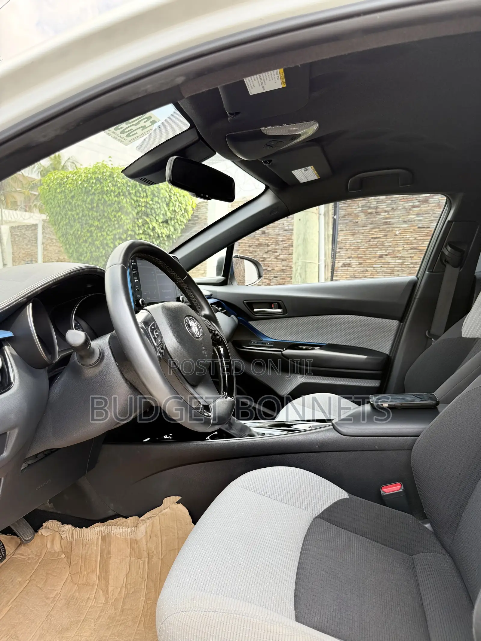 Toyota C-HR XLE FWD 2019 White