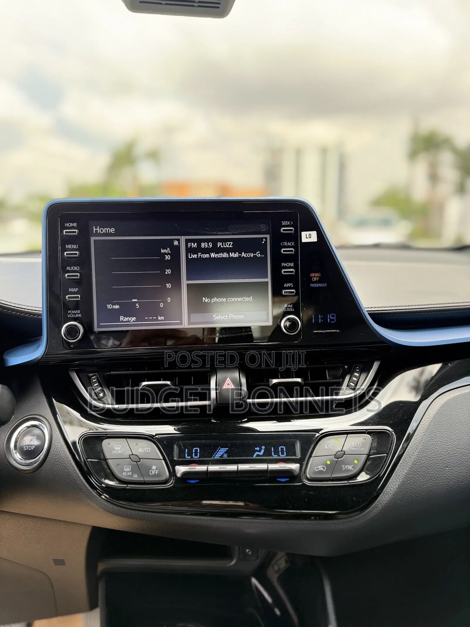 Toyota C-HR XLE FWD 2019 White