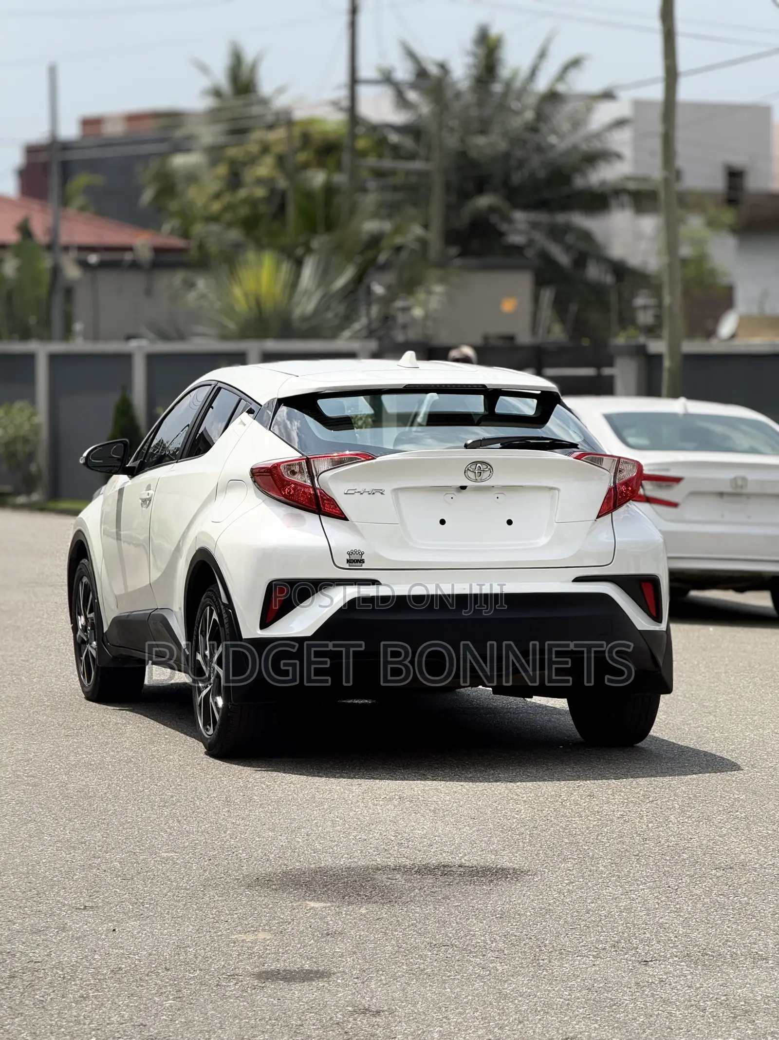 Toyota C-HR XLE FWD 2019 White