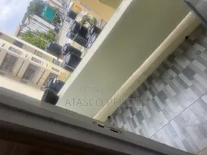 3bdrm Block of Flats in Adenta Snnit Flat, SSNIT Flats for sale
