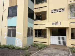 3bdrm Block of Flats in Adenta Snnit Flat, SSNIT Flats for sale